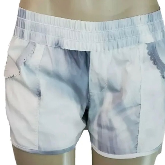 Lululemon shorts - Picture 6 of 7